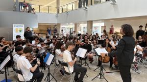 Concierto de la Joven Orquesta Sinfónica Juan Pablo II en el Hospital Universitario Infanta Cristina