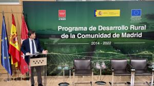 El viceconsejero García en el auditorio de la Fundación Canal de Isabel II.