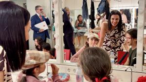 La Comunidad de Madrid estrena una representación de la ópera Carmen protagonizada por los centros públicos de Enseñanzas Artísticas Superiores La consejera Mercedes Zarzalejo en el estreno de la ópera Carmen
