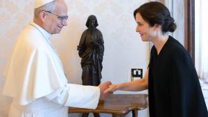 Díaz Ayuso mantiene una audiencia privada con Su Santidad el Papa León XIV La presidenta Isabel Díaz Ayuso durante la audiencia privada con Su Santidad el Papa León XIV en el Palacio Apostólico de Ciudad del Vaticano