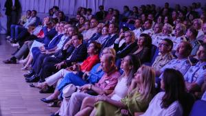 La Comunidad de Madrid, en la gala del 50º aniversario del Distrito de Latina El consejero García Martín en la gala del 50º aniversario del Distrito de Latina