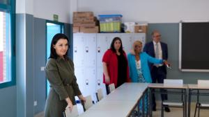 La Comunidad de Madrid refuerza la oferta pública de Educación Especial en Collado Villalba con la creación de 20 plazas La consejera Zarzalejo en el centro público Peñalara, en Collado Villalba
