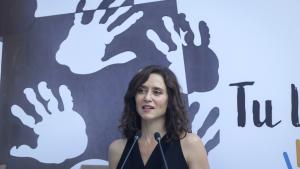 Díaz Ayuso: “España seguirá alzando la mirada recordando quién fue Miguel Ángel Blanco mientras que los que apoyaron a los herederos de ETA por un puñado de votos bajarán la cabeza” La presidenta Isabel Díaz Ayuso en el homenaje a Miguel Ángel Blanco
