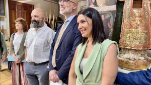 La consejera Mercedes Zarzalejo durante su visita a la Escuela Superior de Conservación y Restauración de Bienes Culturales donde alumnos están restaurando los retablos de la catedral de Cuenca