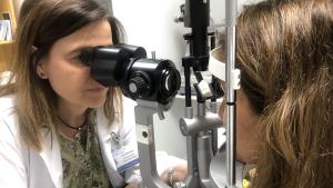 Consulta de Oftalmología den el Hospital de Móstoles