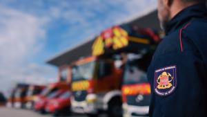 Bombreo en un parque de bomberos