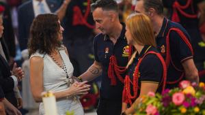Ayuso con los Bomberos de la Comunidad de Madrid en la Virgen de la Paloma Ayuso con los Bomberos de la Comunidad de Madrid en la Virgen de la Paloma