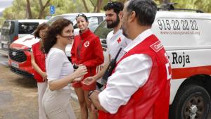 Díaz Ayuso visita el pantano de San Juan La presidenta Isabel Díaz Ayuso durante la visita para conocer los daños ocasionados por los incendios en la Sierra Oeste que afectaron a su área recreativa Virgen de la Nueva