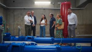 La Comunidad de Madrid destina 2,4 millones de euros a la mejora del sistema de saneamiento de las urbanizaciones de Sevilla La Nueva El consejero Novillo en una de las nuevas infraestructuras acometidas en el núcleo residencial de Los Cortijos