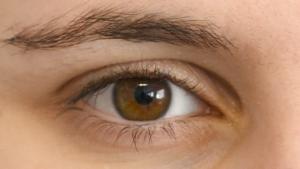 Primer plano de un ojo humano