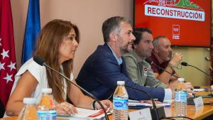La Comunidad de Madrid detalla a los alcaldes de los municipios afectados por el incendio de la Sierra Oeste las nuevas medidas aprobadas para su recuperación El consejero García Martín en San Martín de Valdeiglesias