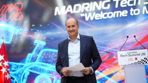 La Comunidad de Madrid se convierte en el kilómetro cero de la Fórmula 1 y la alta tecnología El consejero López-Valverde en la clausura del Madring Tech Summit
