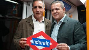 El consejero Jorge Rodrigo en la Línea 6 de Metro junto al exciclista Miguel Indurain