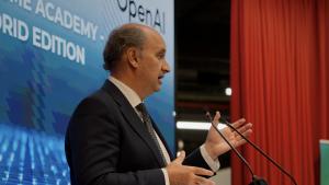 El consejero López-Valverde en el Centro de Innovación Digitaliza Madrid