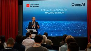 El consejero López-Valverde en el Centro de Innovación Digitaliza Madrid