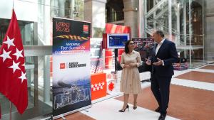 Los consejeros Miguel López-Valverde y Mercedes Zarzalejo durante la inauguración del encuentro de representantes de la Fórmula 1 y compañías tecnológicas vinculadas al sector 