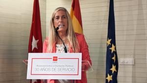 La consejera Albert en el reconocimiento a empleados públicos con 30 años de servicio