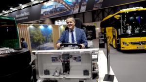 La Comunidad de Madrid conoce algunas de las principales novedades en innovación y digitalización aplicadas al transporte público El consejero Rodrigo en la Feria Internacional del Autobús y el Autocar en IFEMA