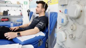 Donante realizando la plasmaféresis