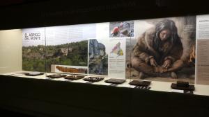 La Comunidad de Madrid inaugura una exposición  sobre la vida de los cazadores-recolectores que  habitaron la Sierra Norte hace 16.000 años 