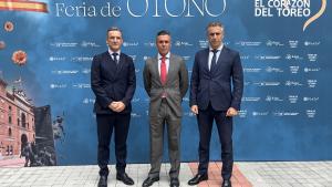 El consejero Novillo en los bajos del tendido 1 de la Plaza de Las Ventas