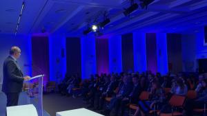 El consejero López-Valverde en el Foro Tecnológico Global de la Asociación de Empresas de Consultoría