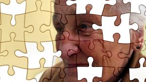 Piezas de puzzle imagen mujer mayor