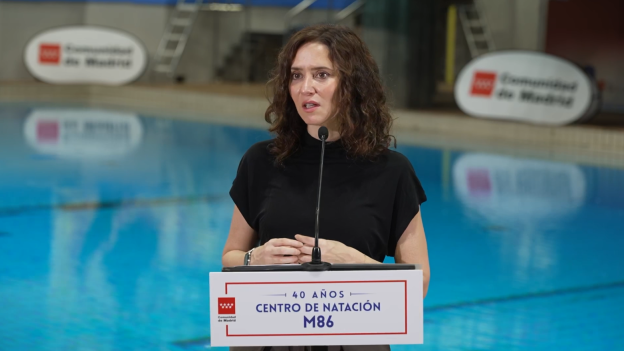 La presidenta Isabel Díaz Ayuso durante su visita al Centro en el marco de conmemoración del 40º aniversario