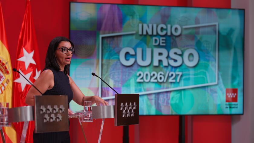 Zarzalejo en rueda de prensa La consejera Mercedes Zarzalejo atiende a los medios de comunicación desde la Real Casa de Correos