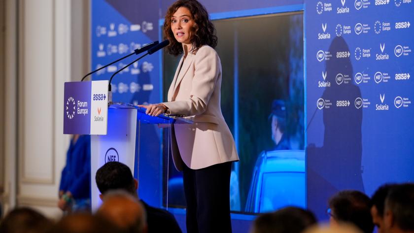 La presidenta Isabel Díaz Ayuso durante el encuentro informativo del Fórum Europa de Nueva Economía Fórum