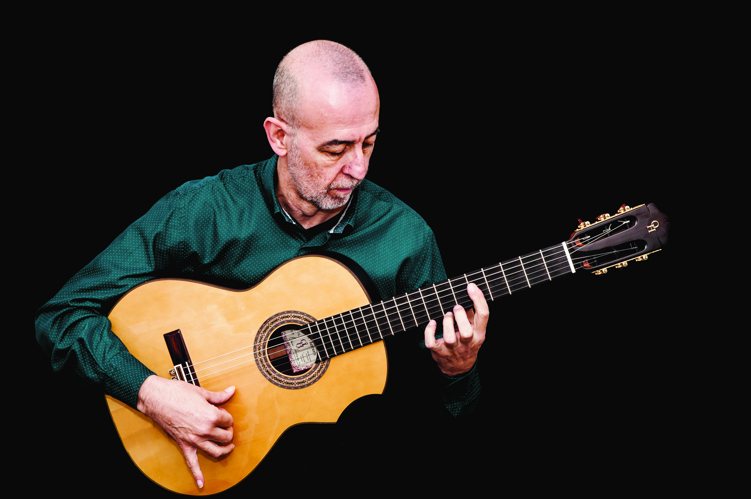 Guitarrista con guitarra española