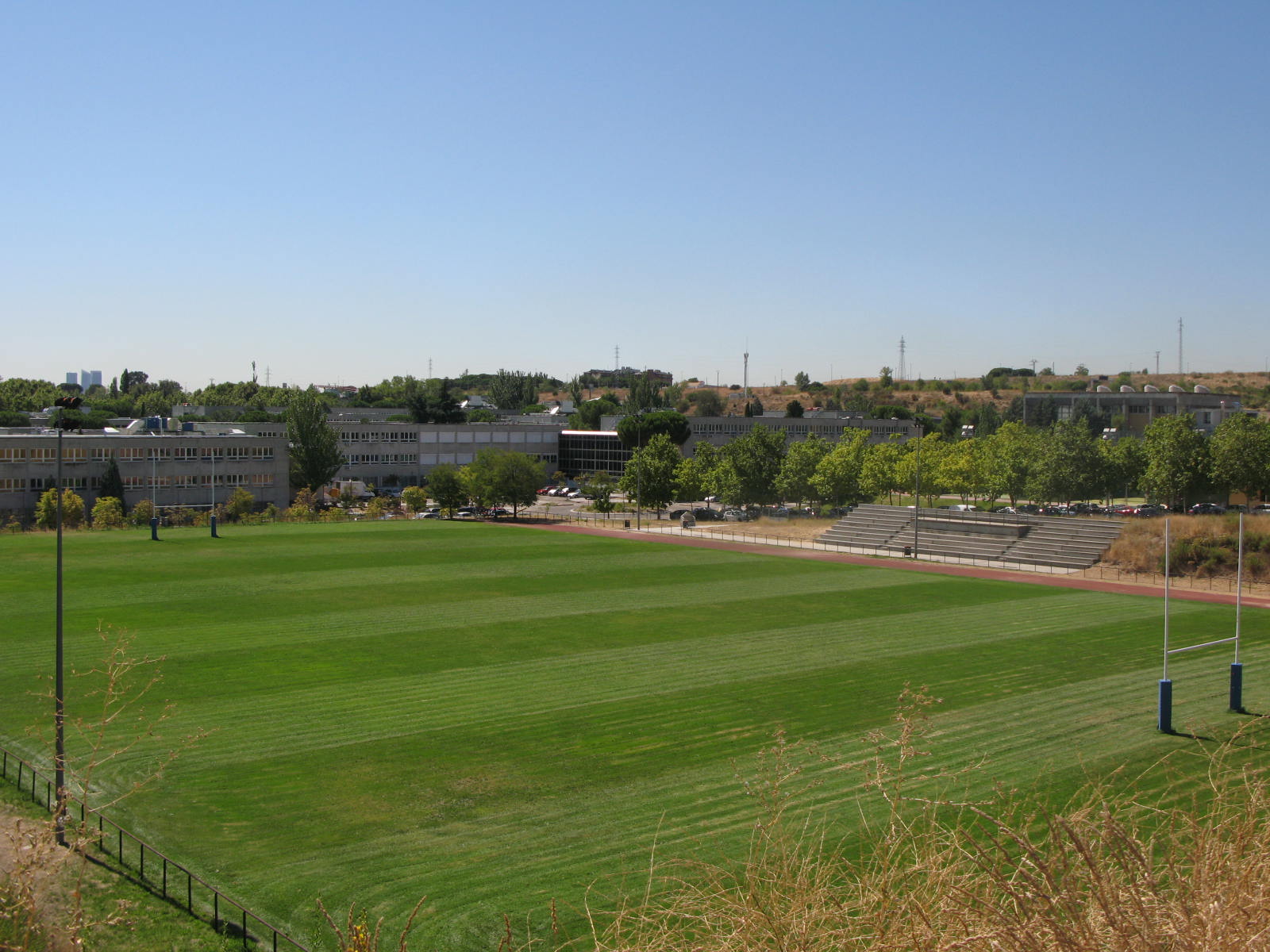 Panorámica de campo de rugby vacío