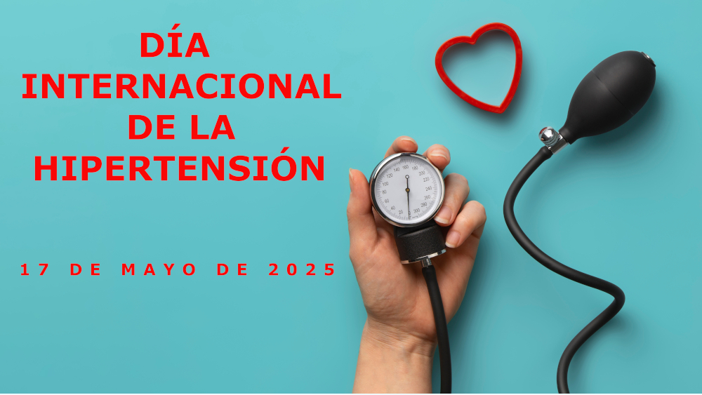 Mano de persona sujetando un tensiómetro