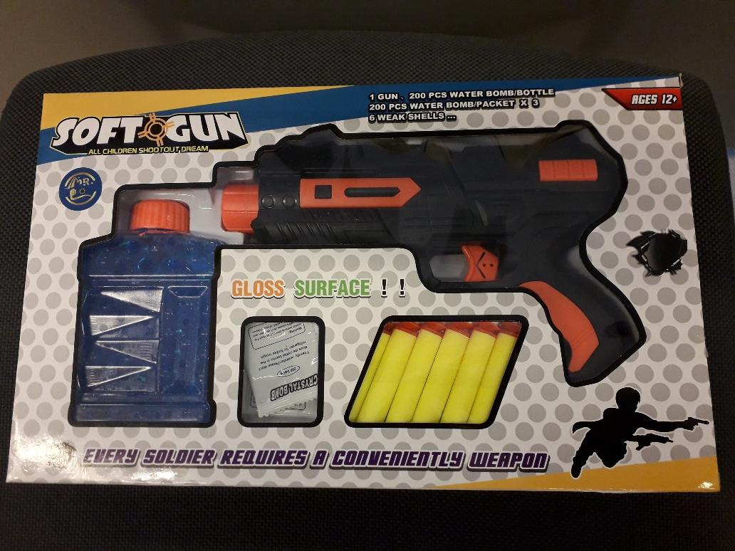 Pistola con proyectiles y bolas de gel soft gun