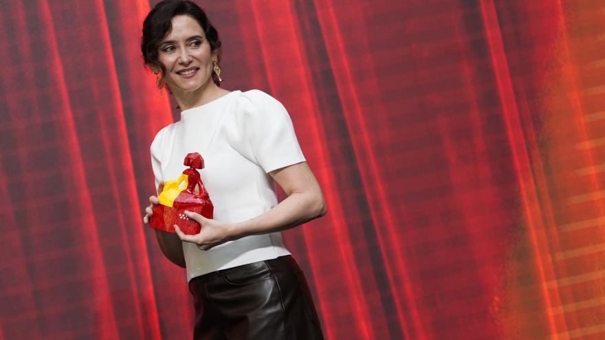 La presidenta Isabel Díaz Ayuso durante el acto de homenaje