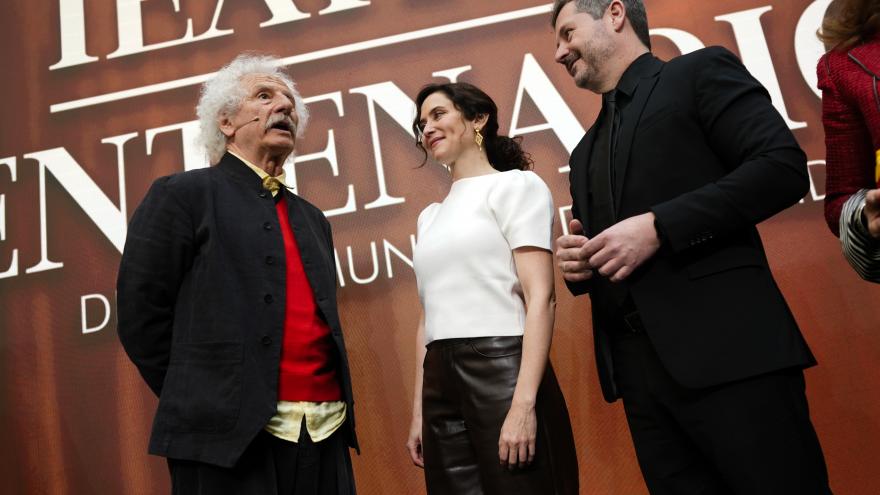 La presidenta Isabel Díaz Ayuso durante el acto de homenaje