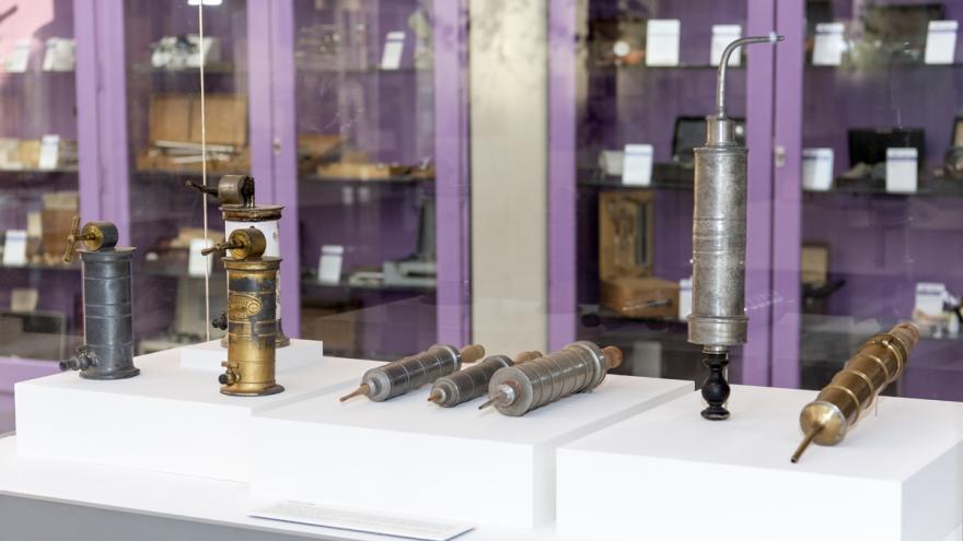 Vitrinas del museo.