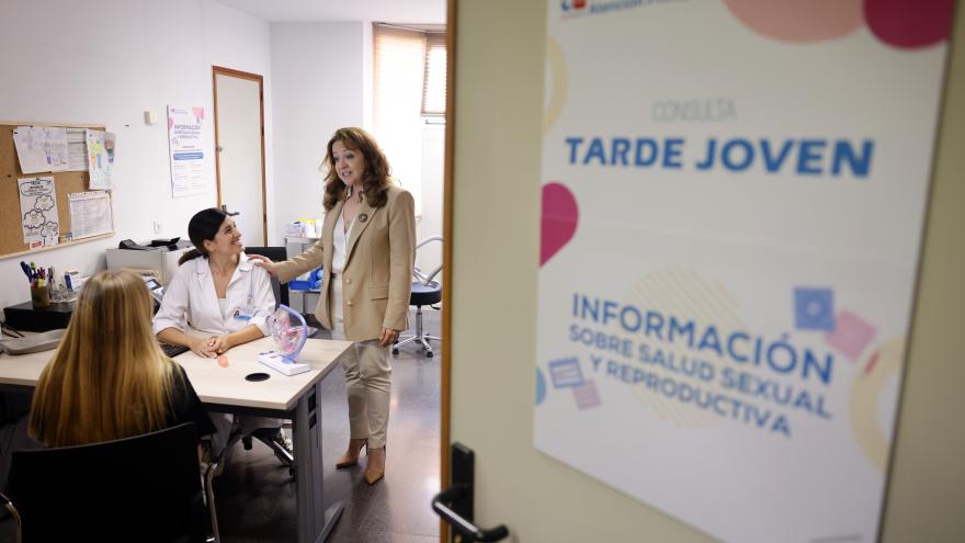 La Comunidad de Madrid acerca la salud sexual y reproductiva a adolescentes y jóvenes en sus centros de salud La consejera Matute