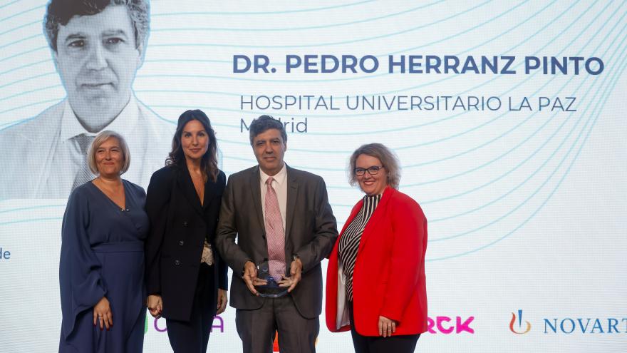 La sanidad pública madrileña, reconocida en los III Premios Liderazgo Sanitario La consejera Matute