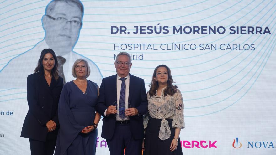 La sanidad pública madrileña, reconocida en los III Premios Liderazgo Sanitario La consejera Matute