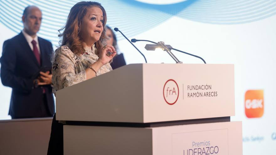 La sanidad pública madrileña, reconocida en los III Premios Liderazgo Sanitario La consejera Matute