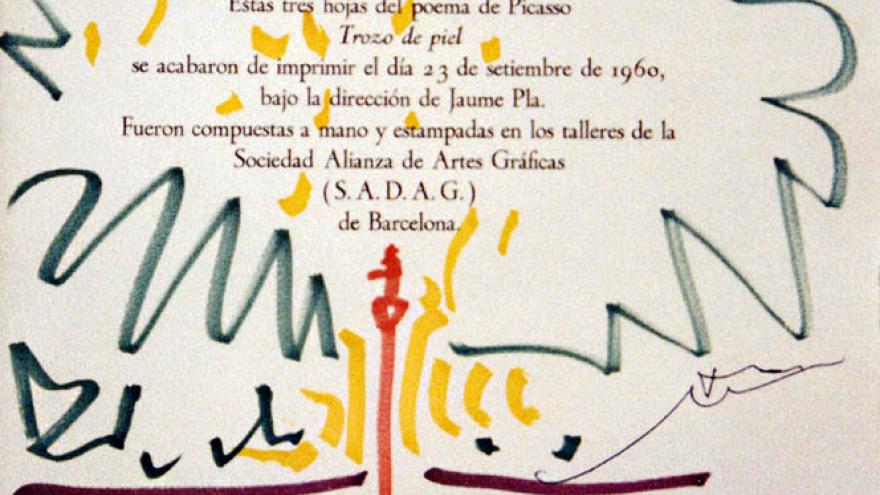 LetrAS de un poema y dibujos garabateados en colores de un poema