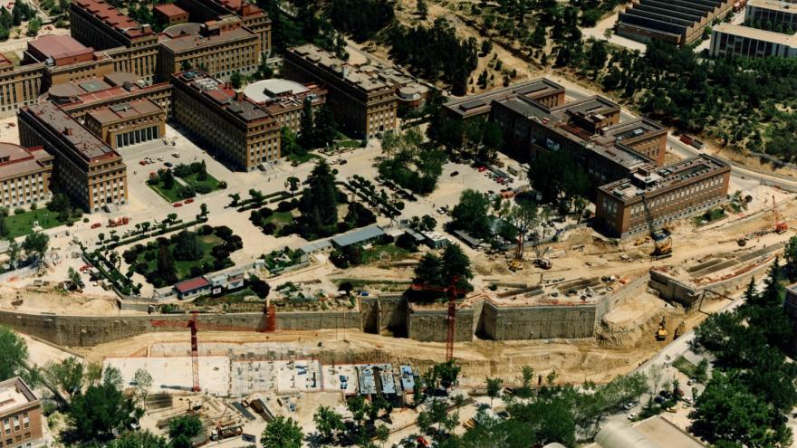 Vista aérea obras de las cocheras y parking de Ciudad Universitaria