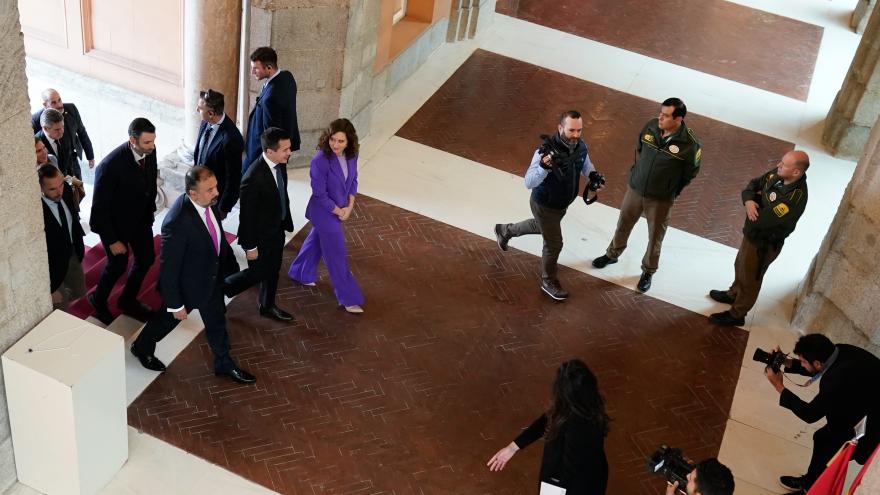 La presidenta junto al presidente electo a su llegada a la Real Casa de Correos