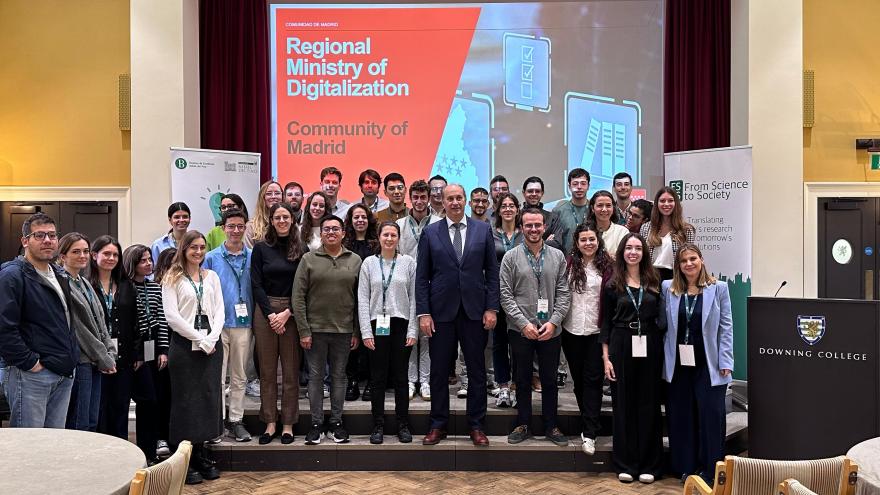 La Comunidad de Madrid presenta en Cambridge su modelo de digitalización de los servicios públicos El consejero López-Valverde