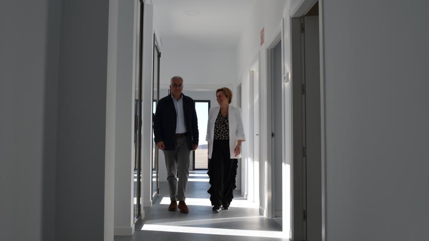 El consejero Carlos Izquierdo durante su visita a Valdemanco