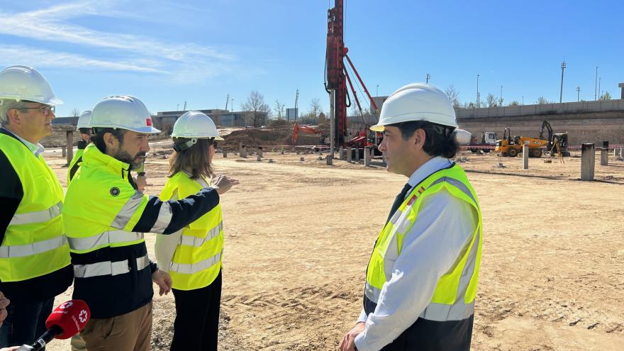 El consejero durante su visita a las obras