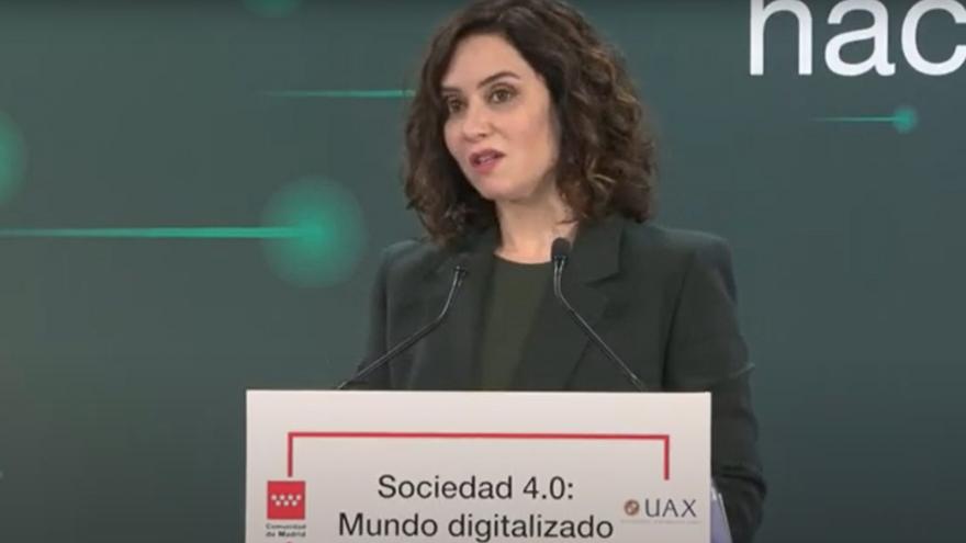 La presidenta hablando