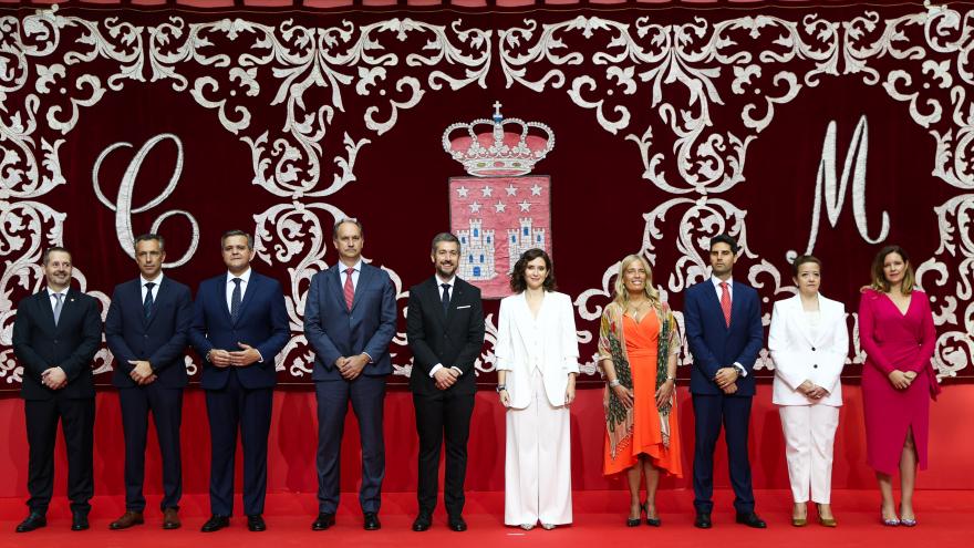 La presidenta con los nuevos consejeros 