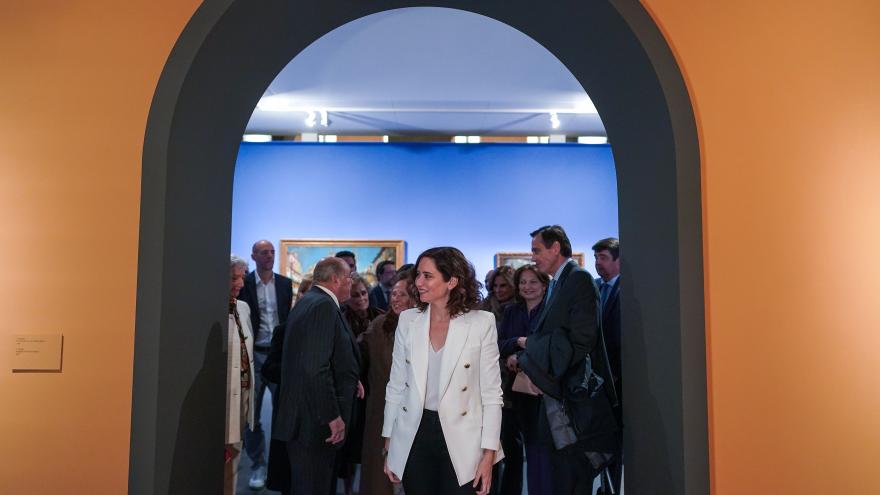 La presidenta en la visita a la exposición
